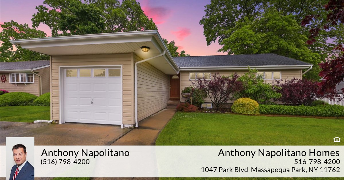 279 Broadway, Massapequa Park, NY 11762